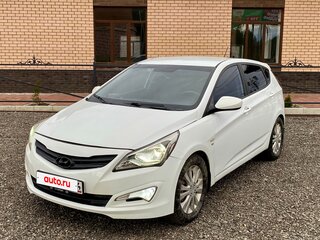 2015 Hyundai Solaris I Рестайлинг, белый, 700000 рублей, вид 2