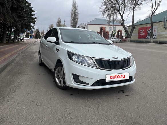 2011 Kia Rio III, белый, 750000 рублей - вид 2
