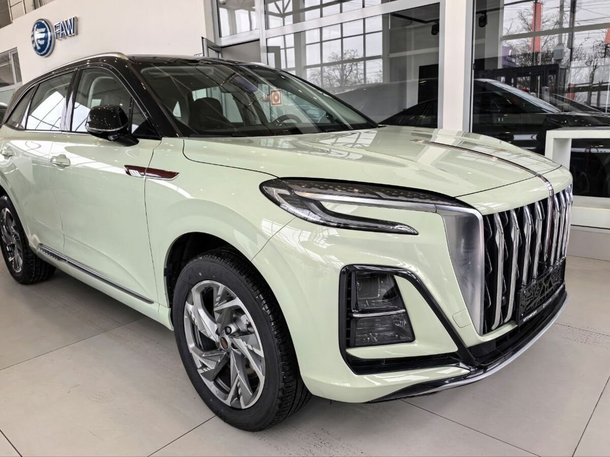 Открыть фотографии: Hongqi HS3