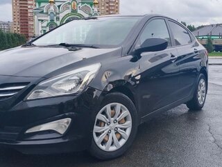 2015 Hyundai Solaris I Рестайлинг, чёрный, 900000 рублей, вид 3