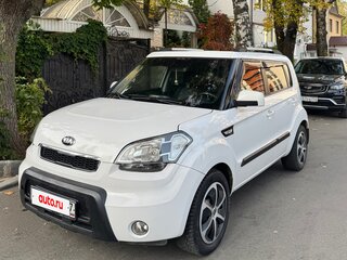 2011 Kia Soul I Рестайлинг, белый, 700000 рублей, вид 1