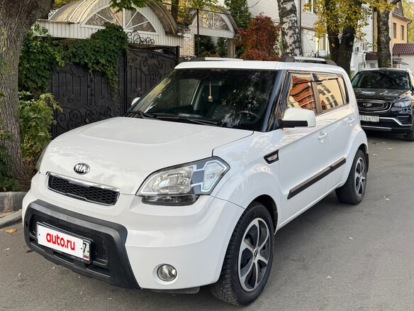 2011 Kia Soul I, белый, 700000 рублей