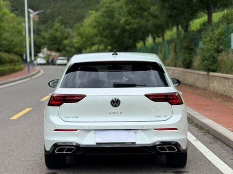 2022 Volkswagen Golf VIII, белый, 2000002 рублей, вид 5