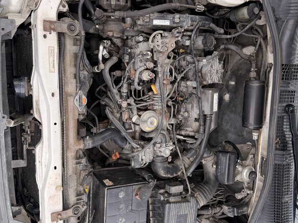 2001 Toyota Caldina II Рестайлинг, белый, 270000 рублей - вид 9