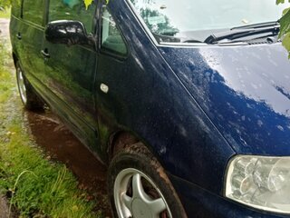 2003 Volkswagen Sharan I Рестайлинг, синий, 370000 рублей, вид 1