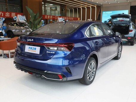 2026 Kia K3 II (China Market) Рестайлинг, синий, 2200000 рублей, вид 4