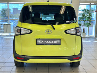 2017 Toyota Sienta II, жёлтый, 1180000 рублей, вид 4
