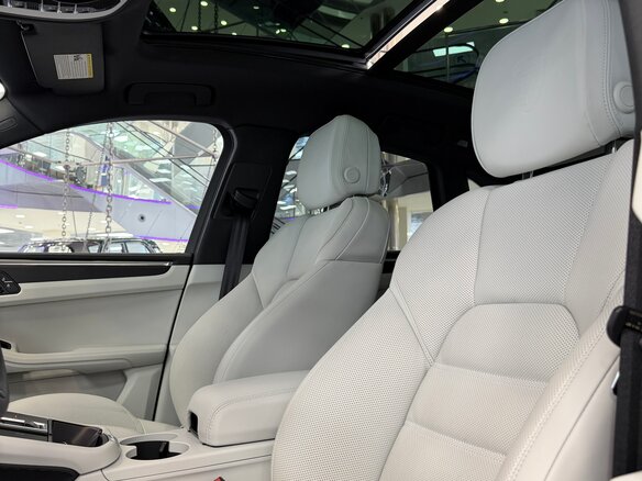 2025 Porsche Macan I Рестайлинг 2, чёрный, 11495000 рублей - вид 6