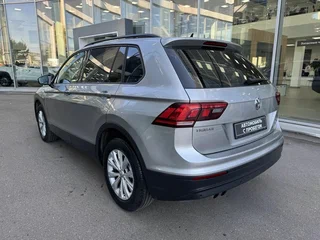 2020 Volkswagen Tiguan II, серый, 1999000 рублей, вид 4
