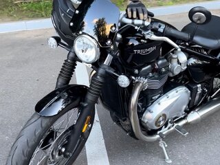 2017 Triumph Bonneville Bobber, чёрный, 1500000 рублей, вид 3