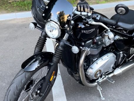 2017 Triumph Bonneville Bobber, чёрный, 1500000 рублей, вид 3
