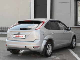 2010 Ford Focus II Рестайлинг, серебристый, 323000 рублей, вид 4