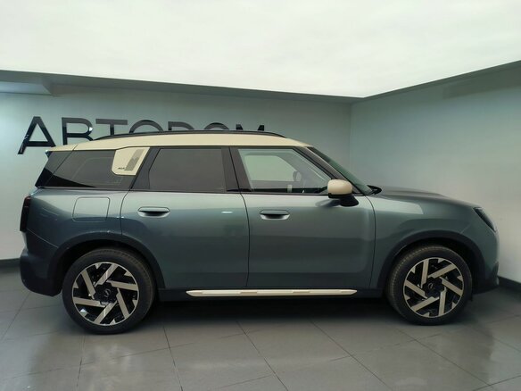 2025 Mini Countryman S III, зелёный, 6250000 рублей - вид 4