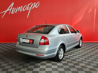 2013 Skoda Octavia II (A5) Рестайлинг, серебристый, 799000 рублей, вид 5