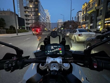 2020 BMW S 1000 XR, серебристый, 1490000 рублей, вид 4