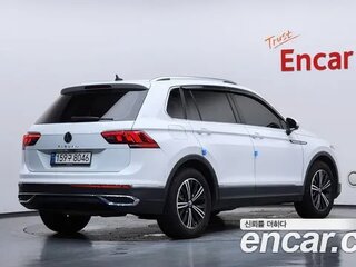 2022 Volkswagen Tiguan Allspace II Рестайлинг, белый, 3010530 рублей, вид 2