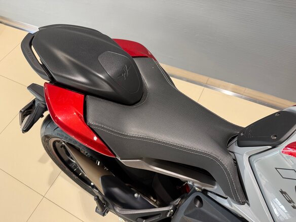 2021 MV Agusta Brutale 800, серебристый, 1450000 рублей - вид 15