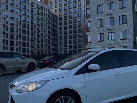 2013 Ford Focus III, белый - вид 3