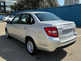2026 Lada (ВАЗ) Granta I Рестайлинг, серебристый, 1007000 рублей, вид 5