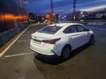 2021 Hyundai Solaris II Рестайлинг, белый, 1200000 рублей - вид 4