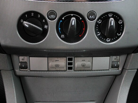 2011 Ford Focus II Рестайлинг, серый - вид 13