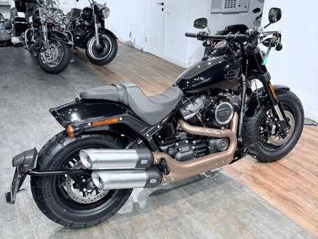 2018 Harley-Davidson Fat Bob, чёрный, 1699000 рублей, вид 4
