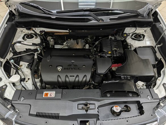 2015 Mitsubishi Outlander III Рестайлинг 2, белый - вид 6