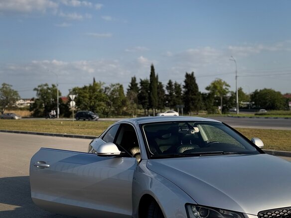 2009 Audi A5 I (8T), серебристый, 1350000 рублей