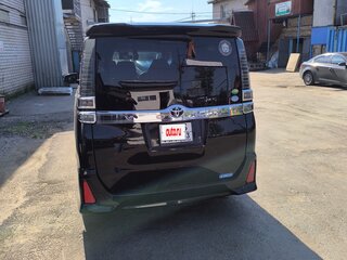 2018 Toyota Voxy III (R80) Рестайлинг, чёрный, 2550000 рублей, вид 3