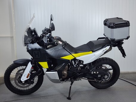 2023 Husqvarna Norden 901, чёрный, 1299000 рублей, вид 5
