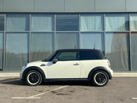 2010 Mini Hatch One II (R56) Рестайлинг, белый, 599000 рублей - вид 5