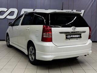 2004 Toyota Wish I, белый, 879000 рублей, вид 2