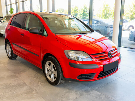 2008 Volkswagen Golf Plus Cross I, красный, 1100000 рублей, вид 1