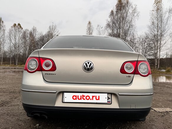 2010 Volkswagen Passat B6, серый, 750000 рублей - вид 2
