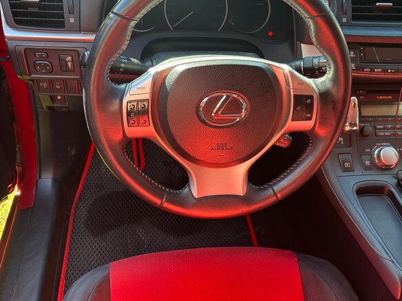 2011 Lexus CT 200h I, красный, 1650000 рублей - вид 5