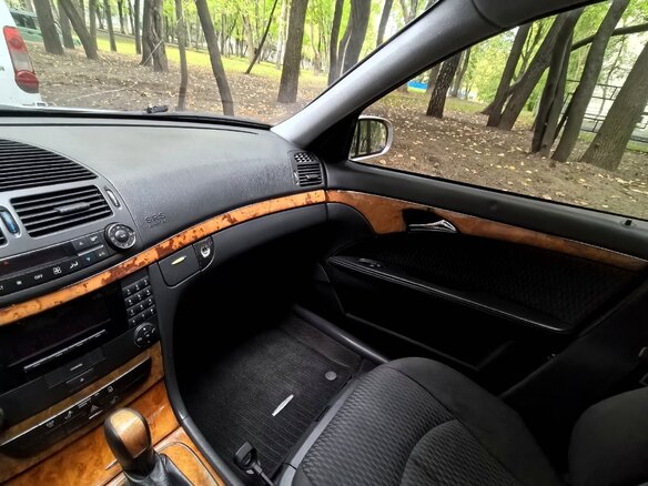 2002 Mercedes-Benz E-Класс 320 III (W211, S211), серый, 1000000 рублей - вид 9