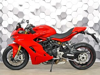 2019 Ducati Supersport, красный, 889000 рублей, вид 4