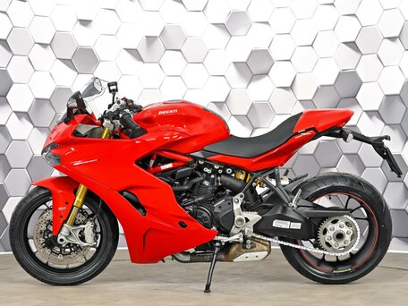 2019 Ducati Supersport, красный, 889000 рублей, вид 4