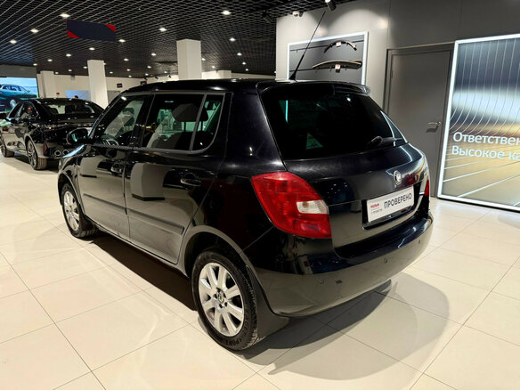 2010 Skoda Fabia II Рестайлинг, чёрный, 686070 рублей - вид 3