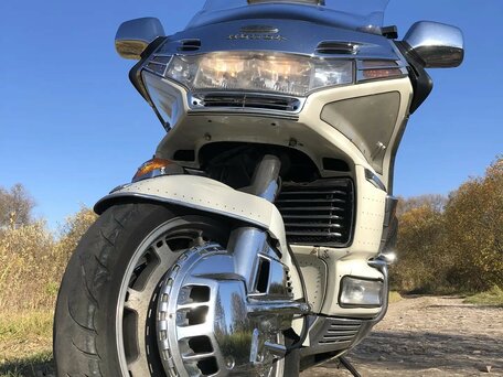 1997 Honda GL 1500 Gold Wing, белый, 600000 рублей, вид 2