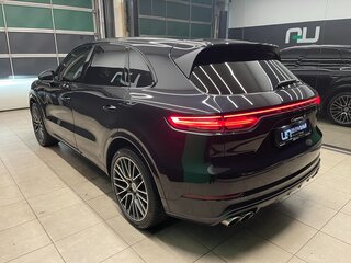 2018 Porsche Cayenne S III, чёрный, 5750000 рублей, вид 4