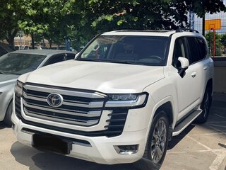 2021 Toyota Land Cruiser 300 Series, белый, 11500000 рублей, вид 2