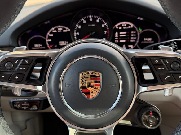 2021 Porsche Cayenne Coupé III, красный, 7987654 рублей - вид 18