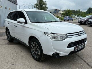 2012 Mitsubishi Outlander III, белый, 1390000 рублей, вид 3