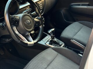 2018 Kia Rio IV, белый, 999999 рублей, вид 5