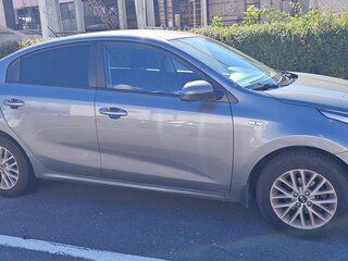 2018 Kia Rio IV, серый, 1250000 рублей, вид 3