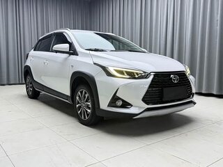 2022 Toyota Yaris L X XP150 Рестайлинг, белый, 1390000 рублей, вид 3