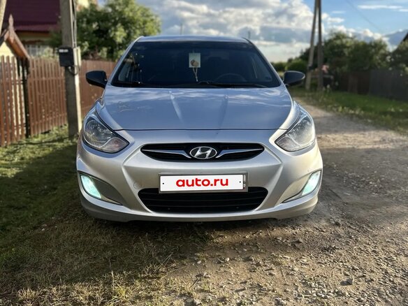 2011 Hyundai Solaris I, серый, 720000 рублей - вид 1