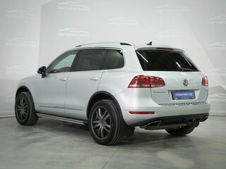 2010 Volkswagen Touareg II, серый, 1980000 рублей, вид 4