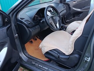 2012 Hyundai Solaris I, чёрный, 360000 рублей, вид 4
